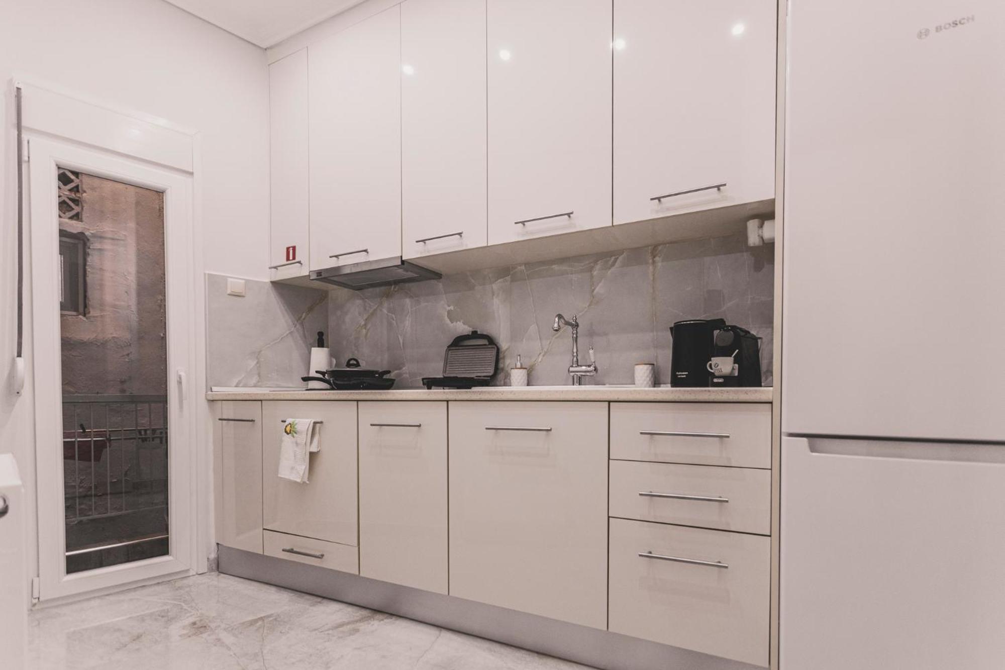Kartell Luxury Apartment Thessaloniki Center מראה חיצוני תמונה